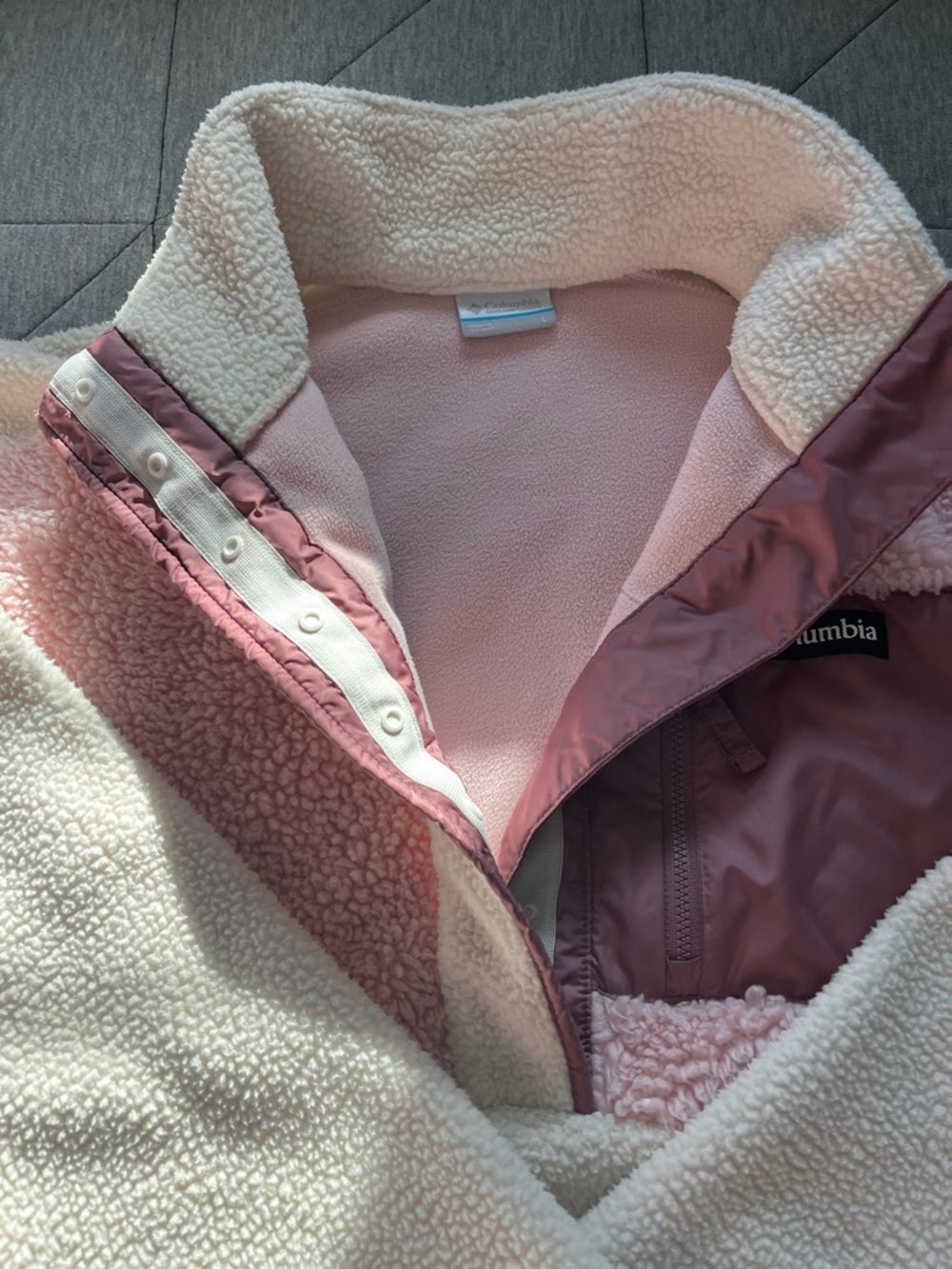 Columbia Cream and Mauve button-Front Sherpa Pullover - Picture 3 of 7